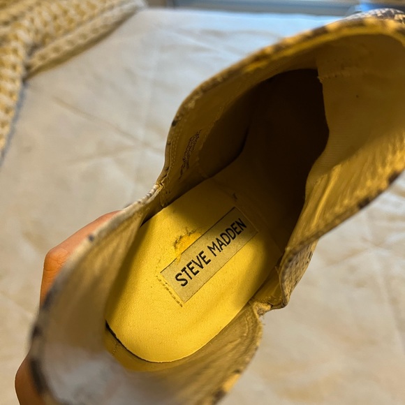 ❌SOLD❌Steve Madden Snakeskin booties - Picture 2 of 3